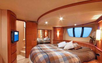  Azimut 62ft Luxury Yacht